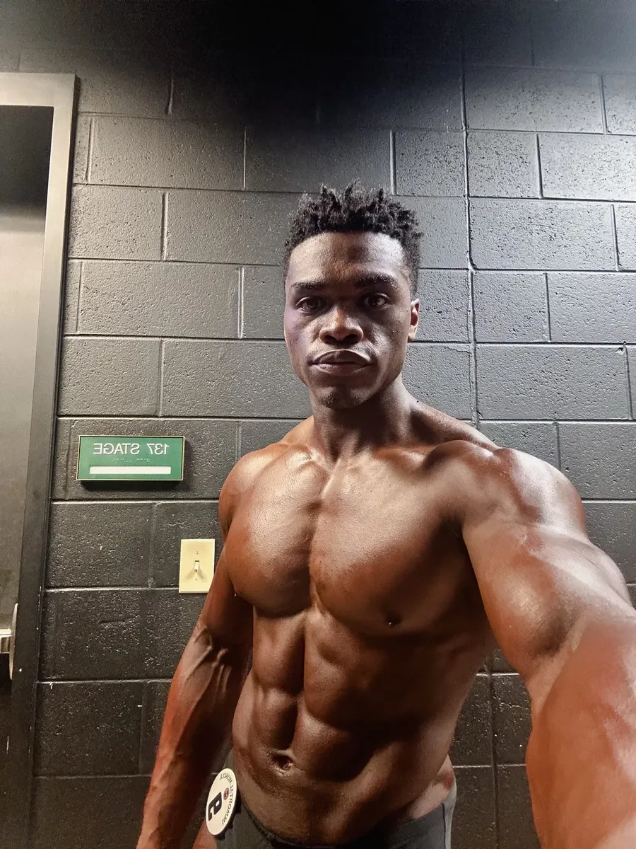 Jovanti backstage at a bodybuilding event