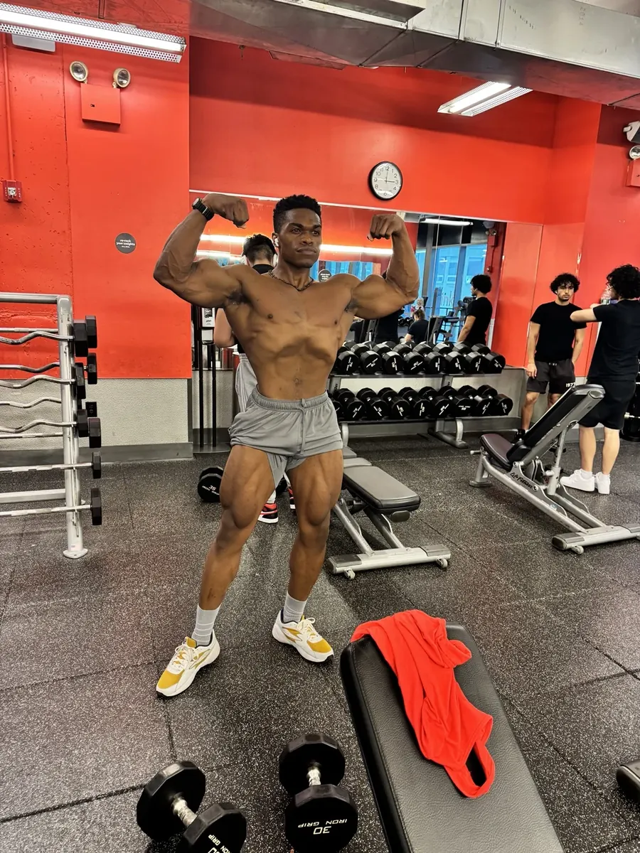 Jovanti posing at the gym
